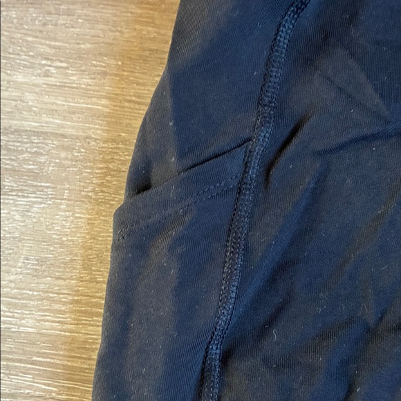 Black Cropped Athletic Leggings with Pockets - Picture 3 of 6